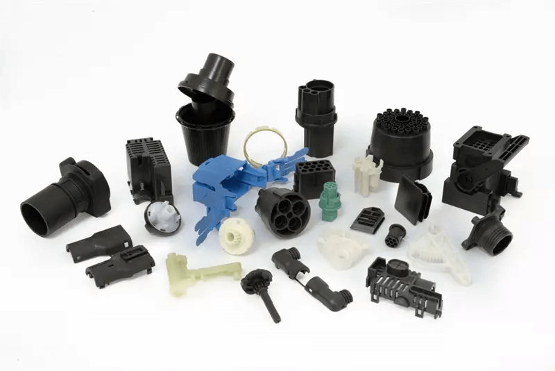 How does HDPE Molding technology solve wrapping issues in plastic parts?